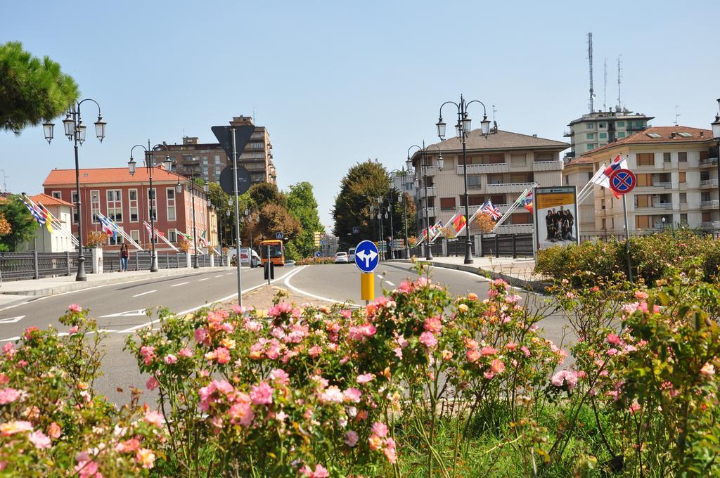 Apartment Ponte Delle Nazioni Parma Szoba fotó